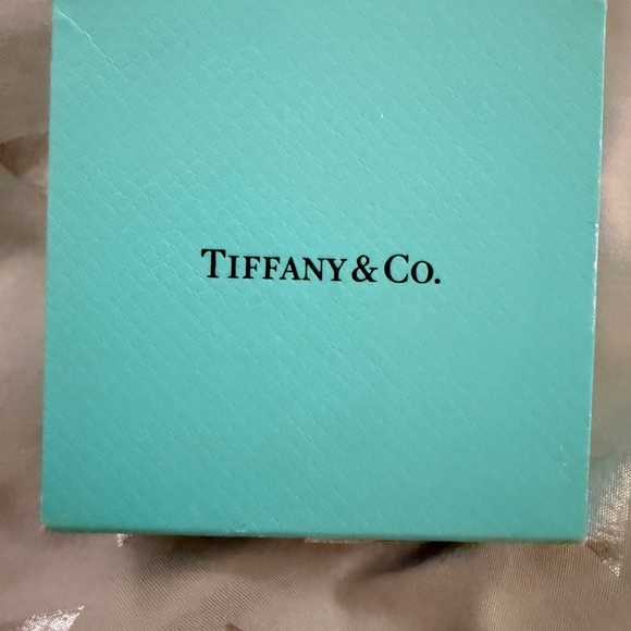 Tiffany & Co. Ceramic Tile Fragrance Diffuser with Scent - Picture 4 of 7